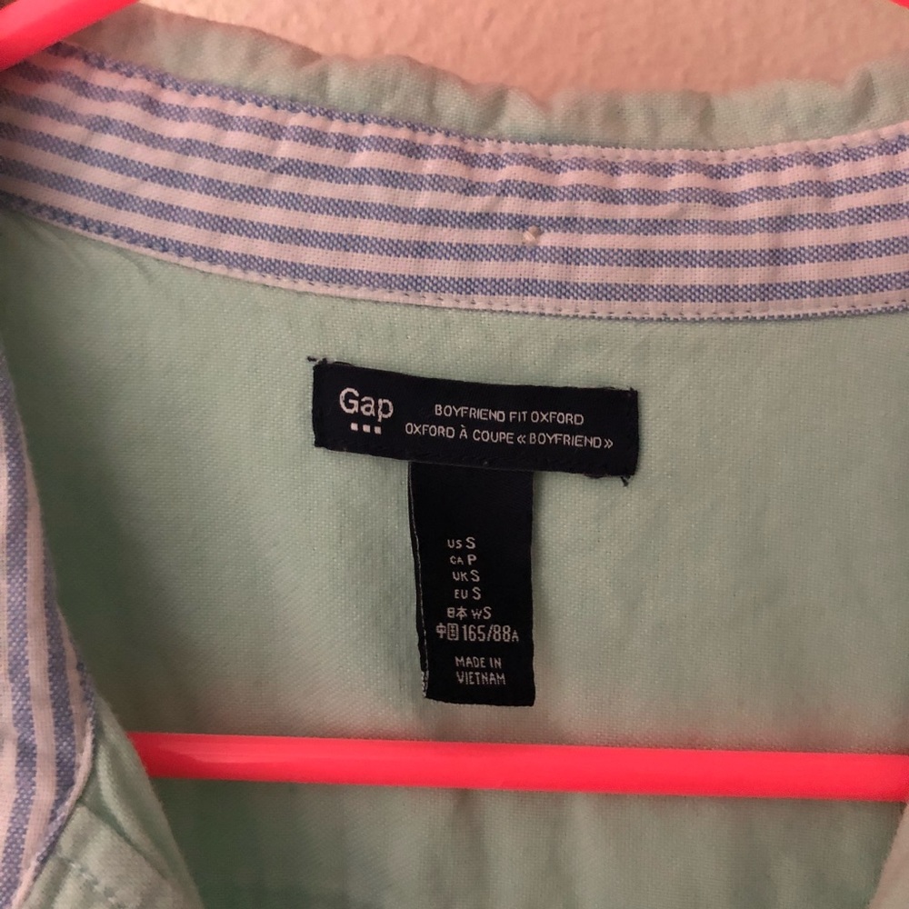 Gap boyfriend fit oxford button down - Picture 4 of 5
